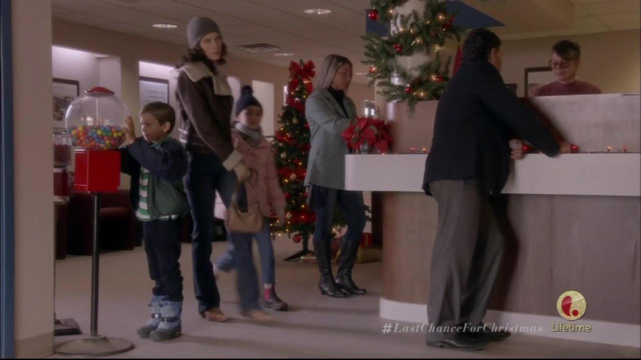hbd_lastchanceforchristmas_031.jpg